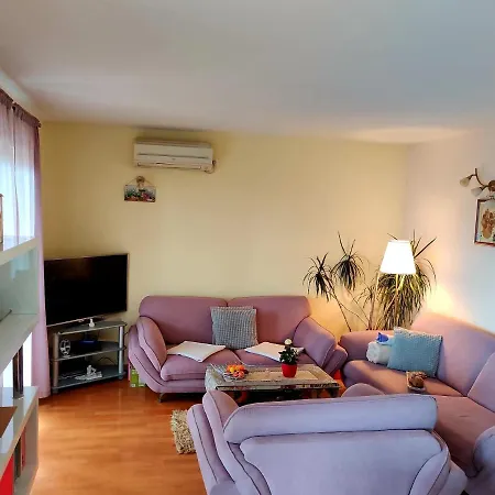 Apartman Paula Apartment *